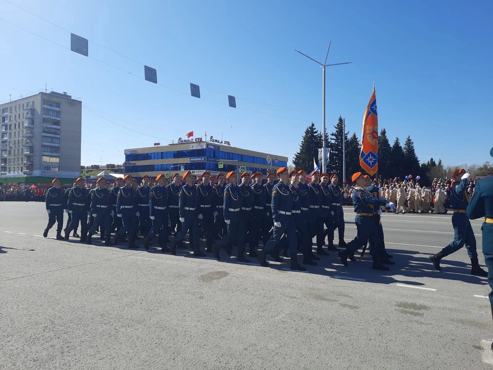 В Северске прошел парад в честь Дня Победы | 09.05.2022 | Северск -  БезФормата